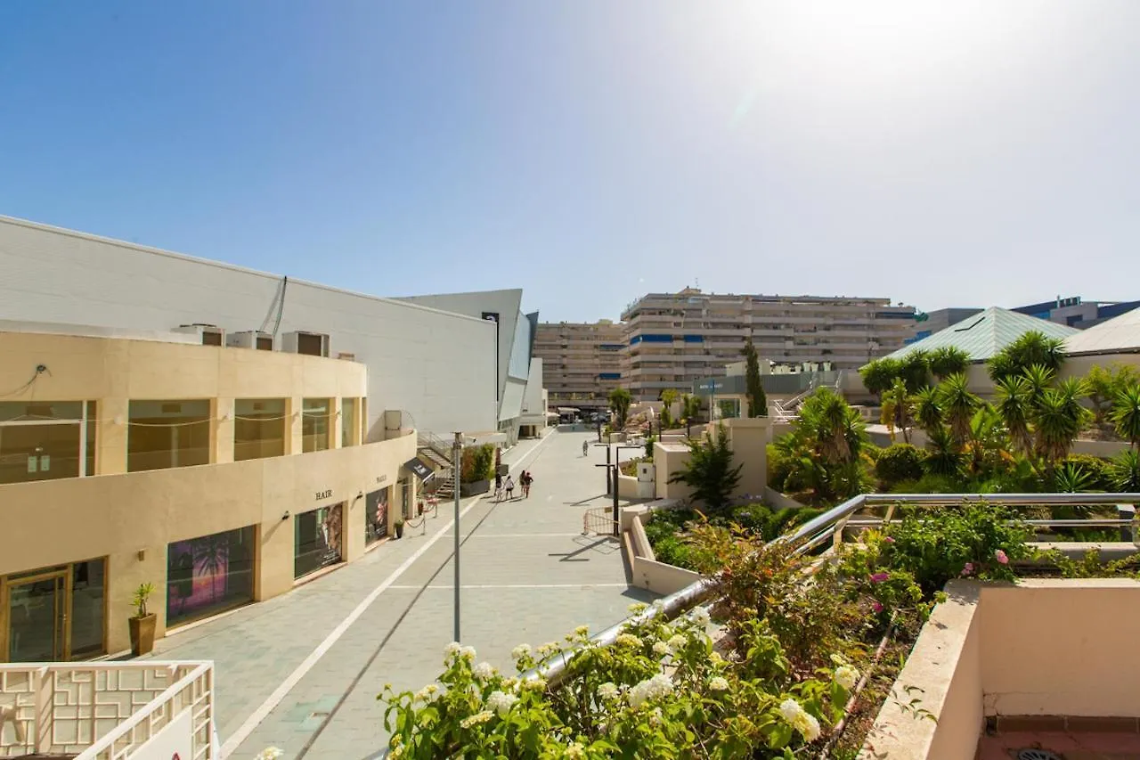 Trendy Apt. Puerto Banus マルベーリャ