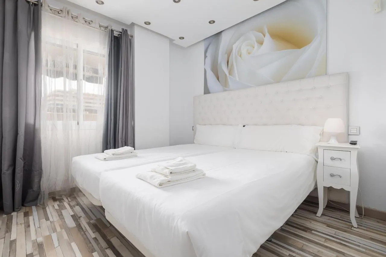 Trendy Apt. Puerto Banus マルベーリャ スペイン